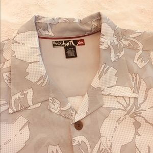 Men’s Quicksilver short sleeved button down shirt